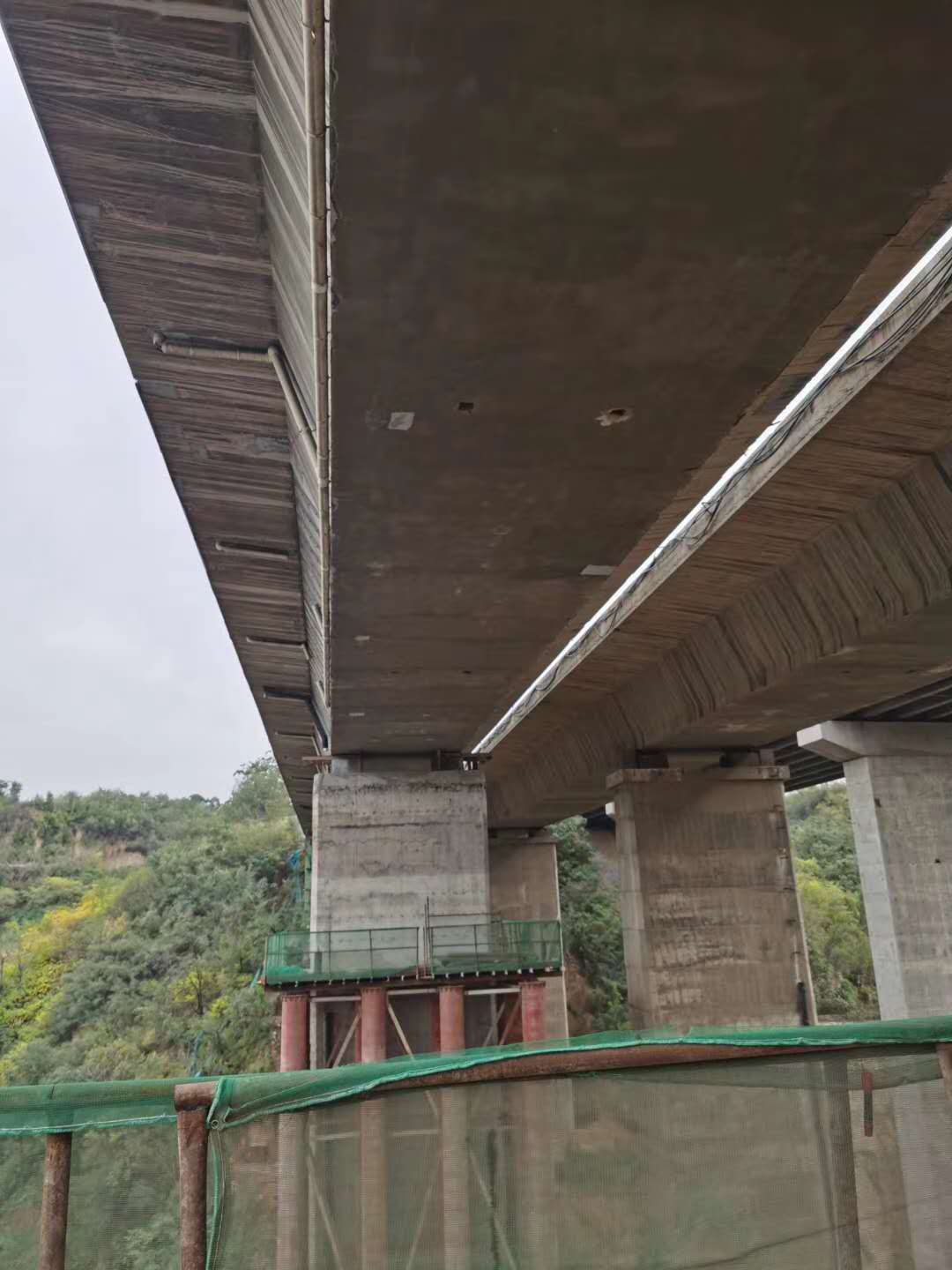 亭湖桥梁加固前制定可行设计方案图并用对施工方法